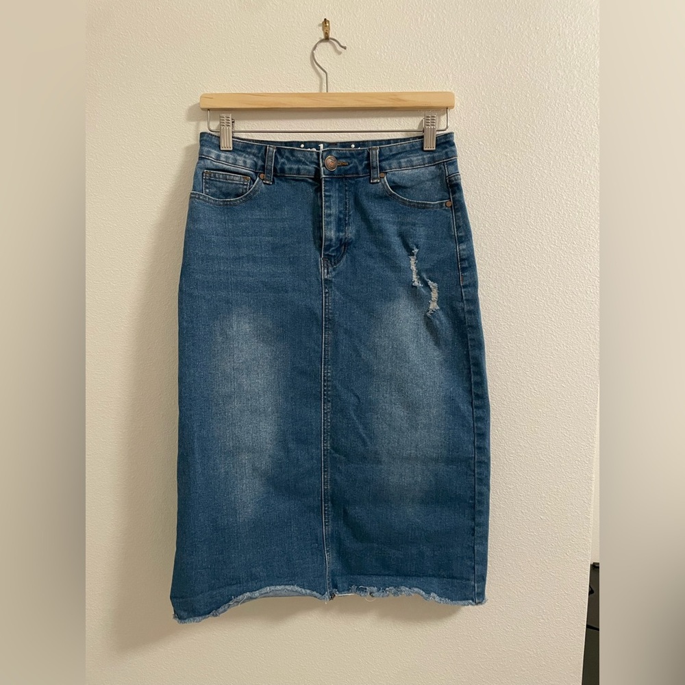 EUC Inherit Clothing Co. Remi Distressed Midi Skirt 29” Size 8